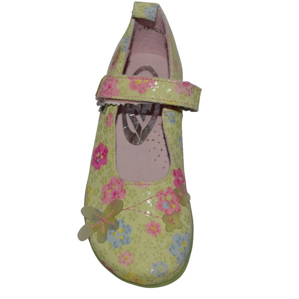 NWOT MaryJane Style w/Flower Pattern Embellishment